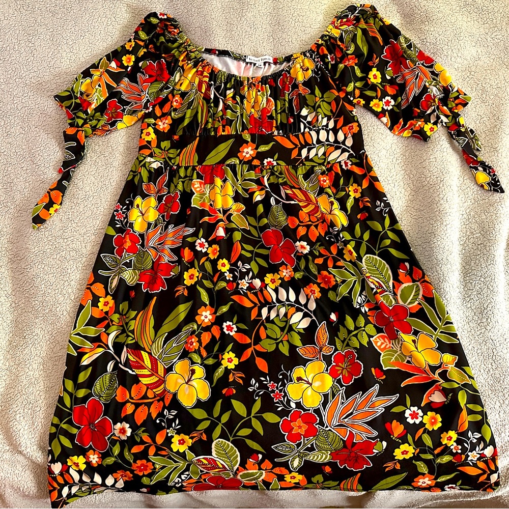 Velvet Torch Med. floral print dress
